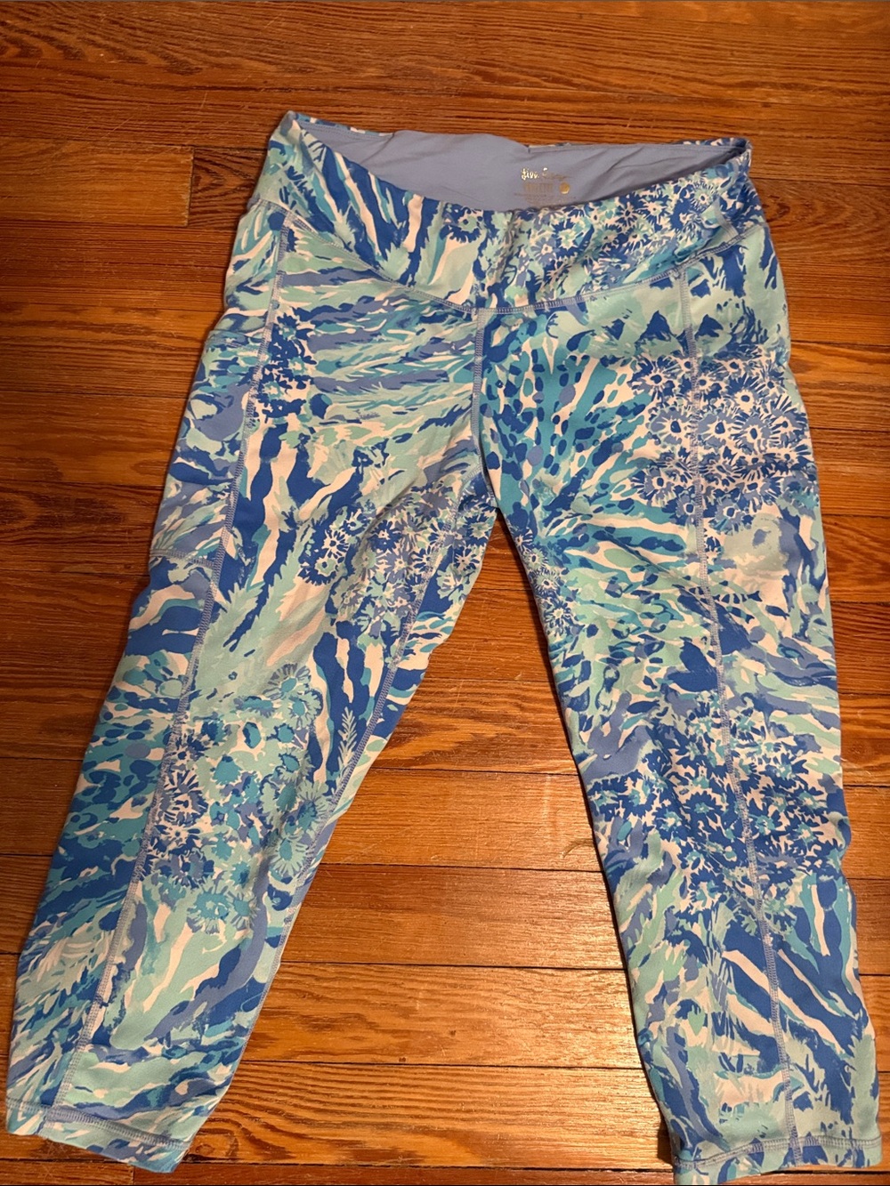 Lilly Pulitzer Large  Blue & Aqua mid calf Leggings